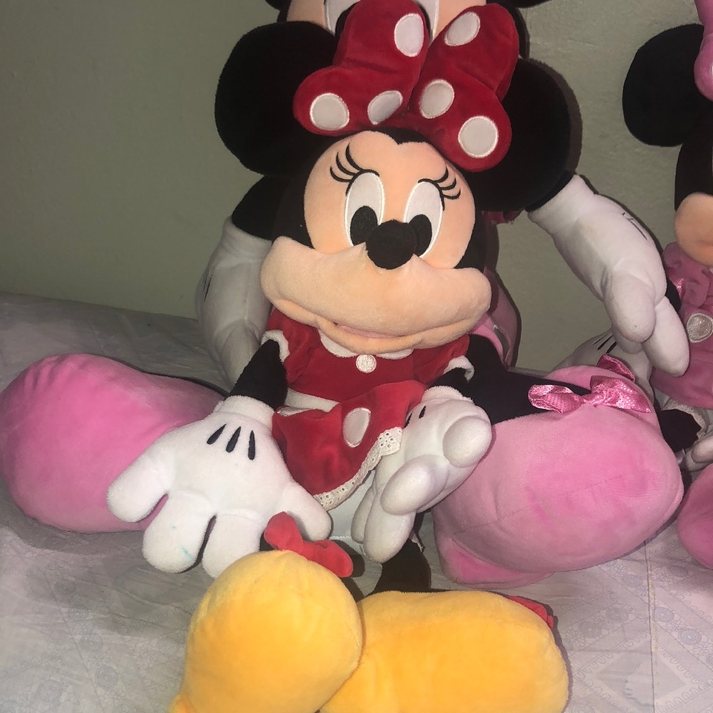 medium red minnie mouse plush